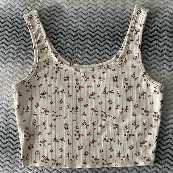 Loved, Fresral Women’s Cropped Ribbed Cream & Floral Print Tank Top Size XS - Picture 1 of 6